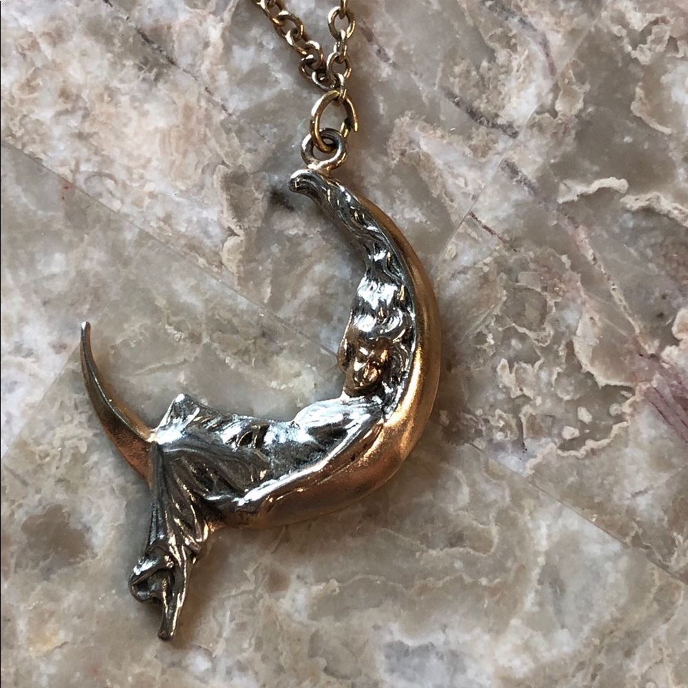 Unique vintage “1928” necklace